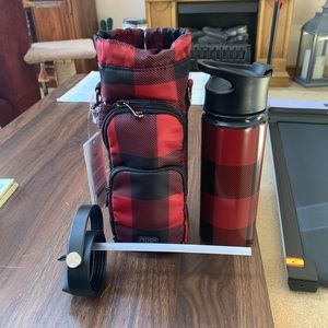 Lug insulated water bottle bag with water bottle